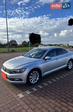 Седан Volkswagen Passat 2014 в Луцьку