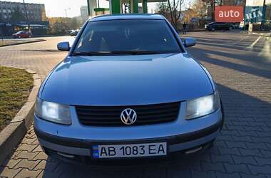 Седан Volkswagen Passat 1997 в Мирополе