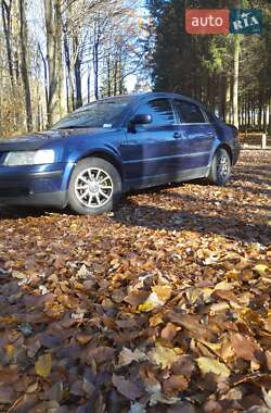 Седан Volkswagen Passat 2000 в Виннице