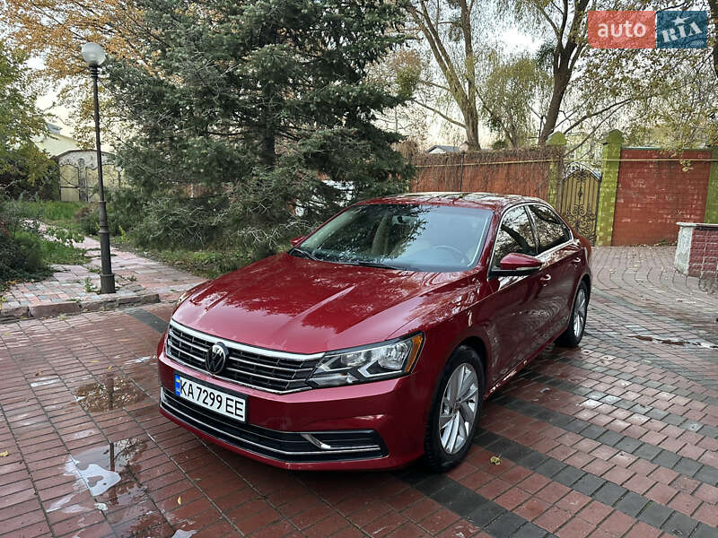 Седан Volkswagen Passat 2018 в Києві