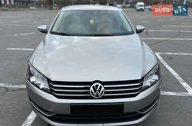 Седан Volkswagen Passat 2012 в Дніпрі