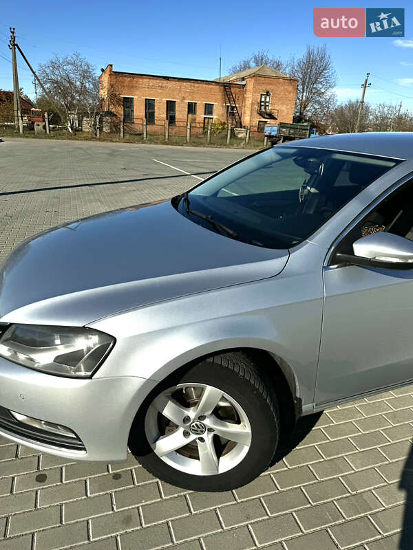 Седан Volkswagen Passat 2011 в Бершаді