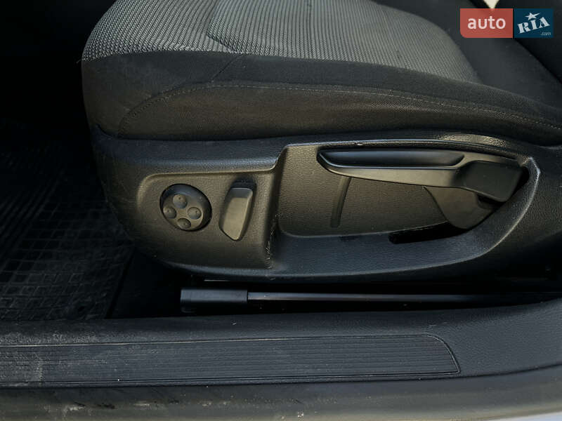 Седан Volkswagen Passat 2011 в Бершаді