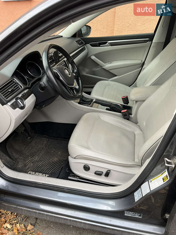 Седан Volkswagen Passat 2017 в Харькове