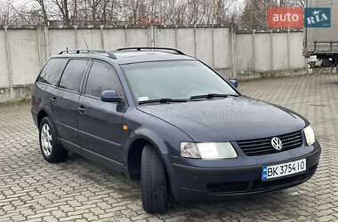 Универсал Volkswagen Passat 1998 в Сарнах