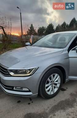 Універсал Volkswagen Passat 2017 в Хмельницькому