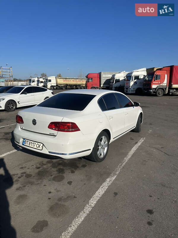 Седан Volkswagen Passat 2011 в Херсоні