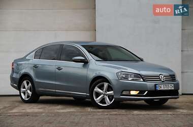 Седан Volkswagen Passat 2012 в Сарнах