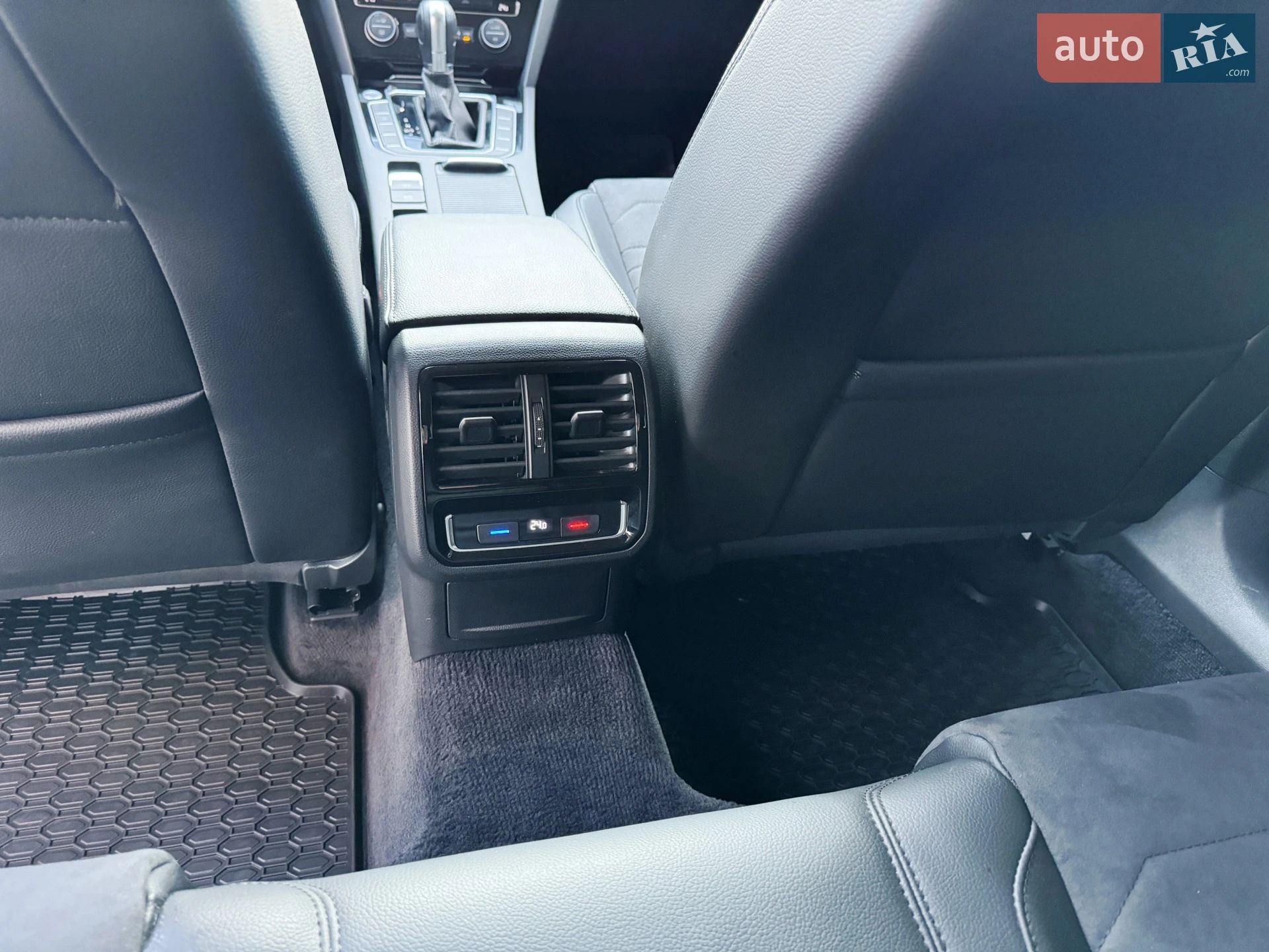2019 Volkswagen Passat - мініатюра 12