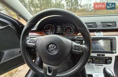 Седан Volkswagen Passat 2011 в Днепре