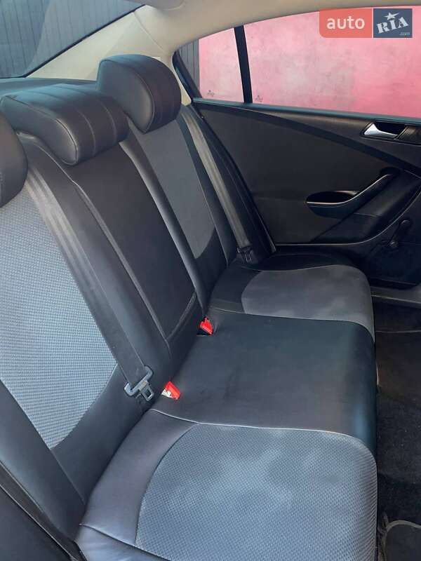 Седан Volkswagen Passat 2008 в Овруче