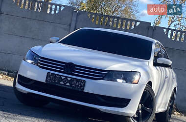 Седан Volkswagen Passat 2014 в Днепре