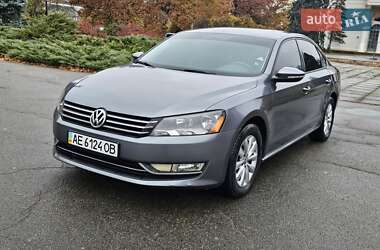 Седан Volkswagen Passat 2012 в Києві