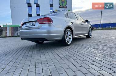 Седан Volkswagen Passat 2014 в Ровно