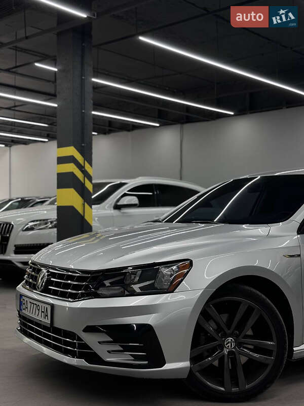 Седан Volkswagen Passat 2016 в Кропивницькому