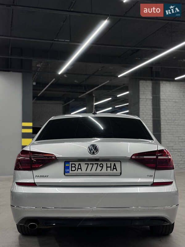 Седан Volkswagen Passat 2016 в Кропивницькому