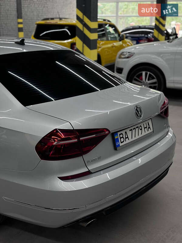 Седан Volkswagen Passat 2016 в Кропивницькому