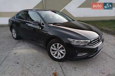 Седан Volkswagen Passat 2020 в Стрые