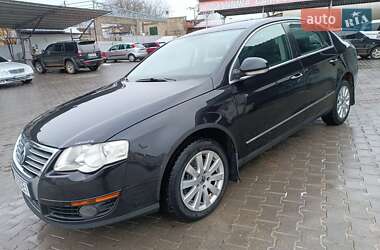 Седан Volkswagen Passat 2005 в Чернівцях