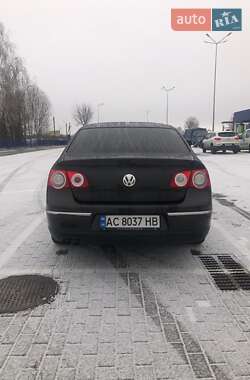 Седан Volkswagen Passat 2005 в Шацке