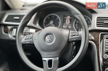 Седан Volkswagen Passat 2013 в Одессе