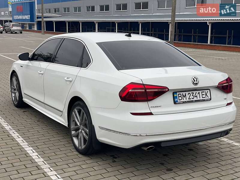 Седан Volkswagen Passat 2017 в Ромнах