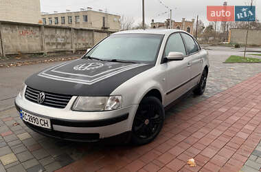 Седан Volkswagen Passat 1998 в Луцке