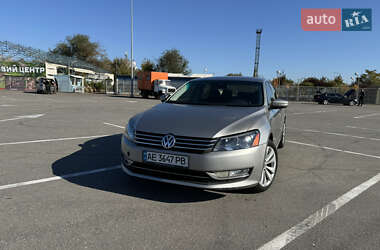 Седан Volkswagen Passat 2012 в Дніпрі