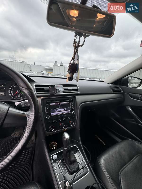 Седан Volkswagen Passat 2015 в Києві