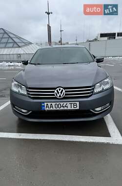 Седан Volkswagen Passat 2015 в Києві