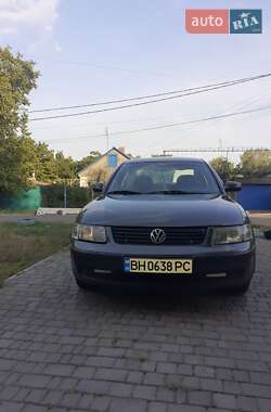 Седан Volkswagen Passat 1999 в Одесі