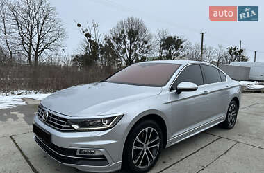 Седан Volkswagen Passat 2018 в Львове