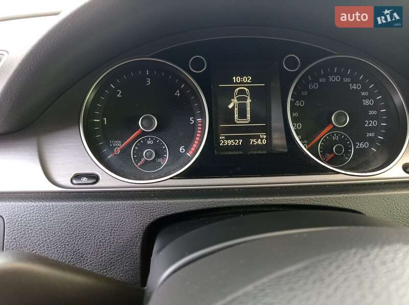 Универсал Volkswagen Passat 2011 в Полтаве