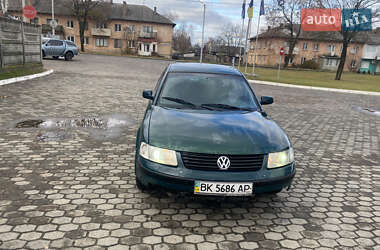 Седан Volkswagen Passat 1997 в Рівному