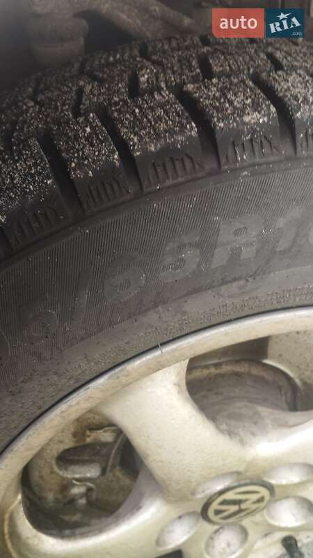 Універсал Volkswagen Passat 2001 в Гостомелі