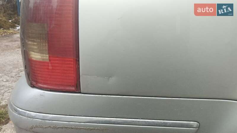 Універсал Volkswagen Passat 2001 в Гостомелі