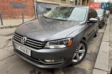 Седан Volkswagen Passat 2011 в Львове