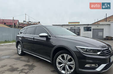 Универсал Volkswagen Passat 2018 в Львове