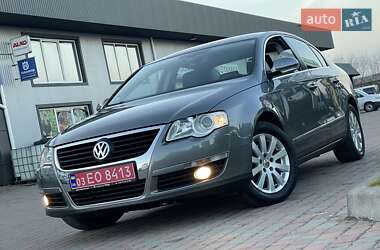 Седан Volkswagen Passat 2006 в Сарнах