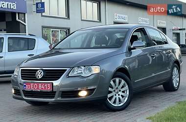 Седан Volkswagen Passat 2006 в Сарнах