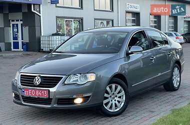 Седан Volkswagen Passat 2006 в Сарнах