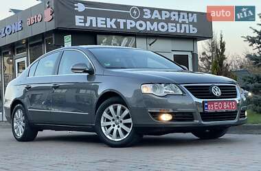 Седан Volkswagen Passat 2006 в Сарнах