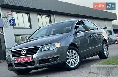 Седан Volkswagen Passat 2006 в Сарнах