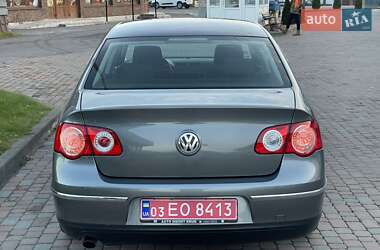 Седан Volkswagen Passat 2006 в Сарнах