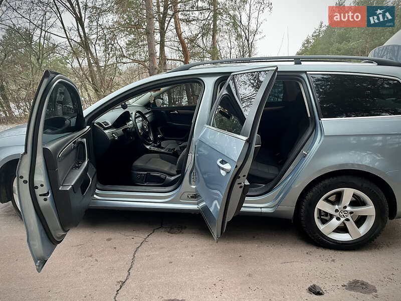 Універсал Volkswagen Passat 2011 в Конотопі