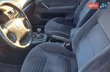 Седан Volkswagen Passat 2004 в Одессе