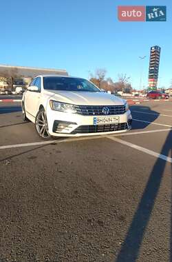 Седан Volkswagen Passat 2016 в Ізмаїлі