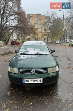 Седан Volkswagen Passat 1999 в Ровно