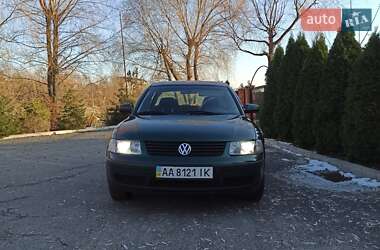 Седан Volkswagen Passat 1999 в Киеве