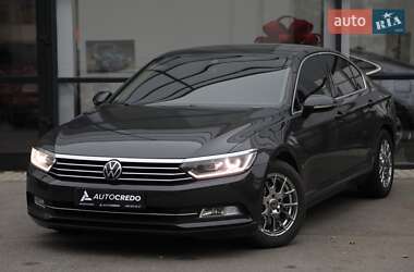 Седан Volkswagen Passat 2015 в Харькове